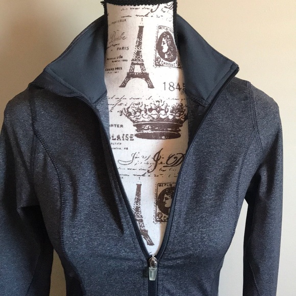 💕NWOT💕OLD NAVY COMPRESSION RUN JACKET - Picture 2 of 10